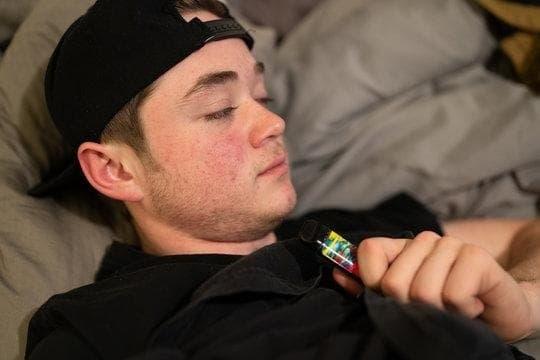 E-Shisha Clearomizer Review and Buying Guide for Flavor, Coil Care, and Vapor Performance